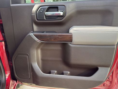 Used 2021 GMC Sierra 1500 SLT AWD/4WD image 32