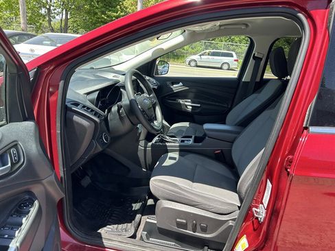 Used 2018 Ford Escape SE w/ SE Sync 3 Package AWD/4WD image 8