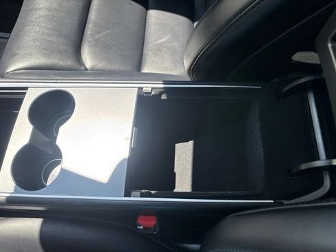 Used 2025 Tesla Model Y Long Range AWD/4WD image 25