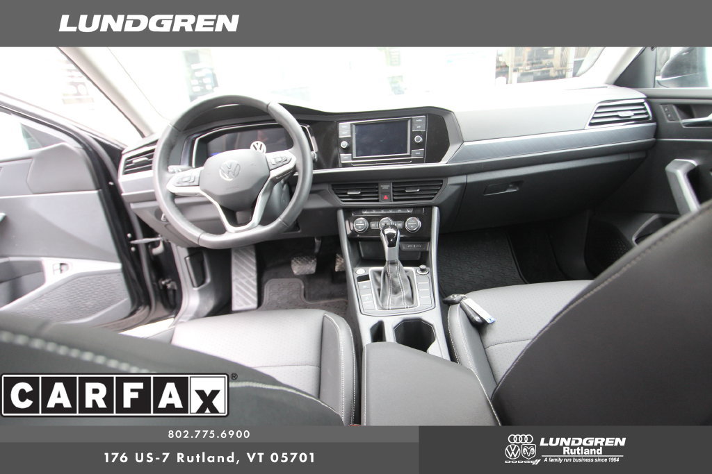 Used 2024 Volkswagen Jetta SE FWD image 5