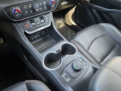 Used 2019 GMC Terrain SLT FWD image 25