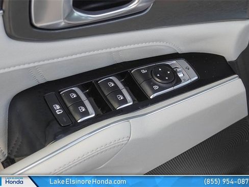 Used 2023 Kia Sorento SX image 14