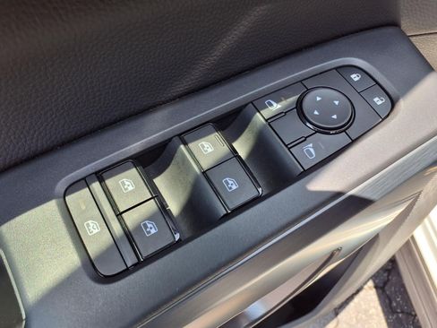Used 2025 Nissan Pathfinder Rock Creek AWD/4WD image 16