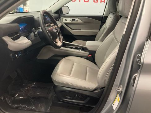 Used 2025 Ford Explorer Active w/ Active Comfort Package AWD/4WD image 21