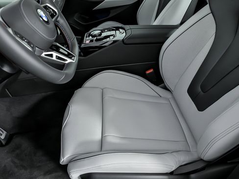 Used 2026 BMW M5 Touring w/ Executive Package image 22