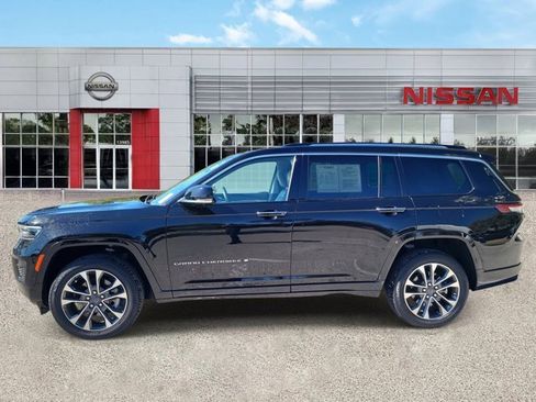 Used 2023 Jeep Grand Cherokee L Overland w/ Advanced Protech Group III image 7