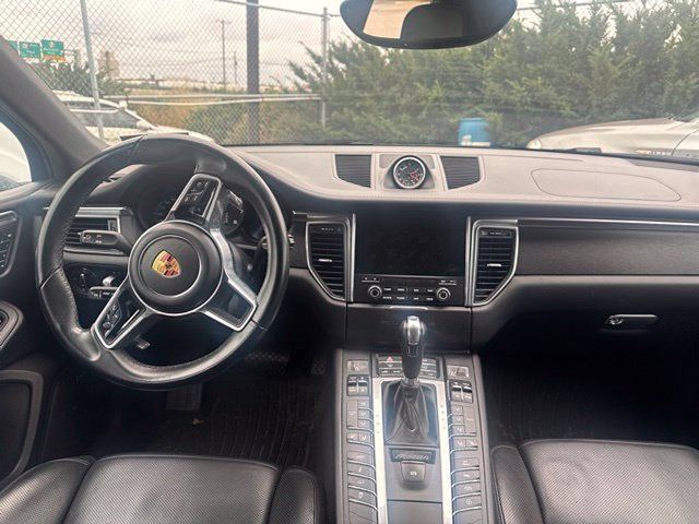 Used 2018 Porsche Macan GTS AWD/4WD image 21