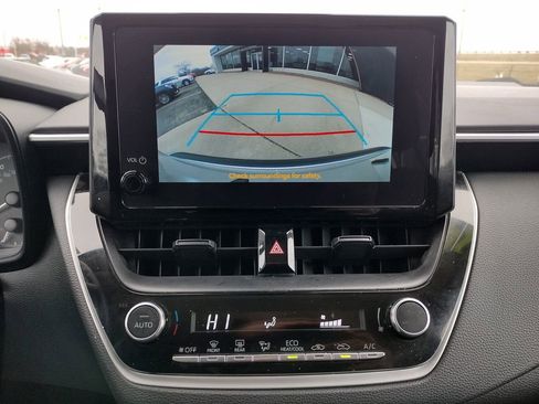 Used 2024 Toyota Corolla LE FWD image 4