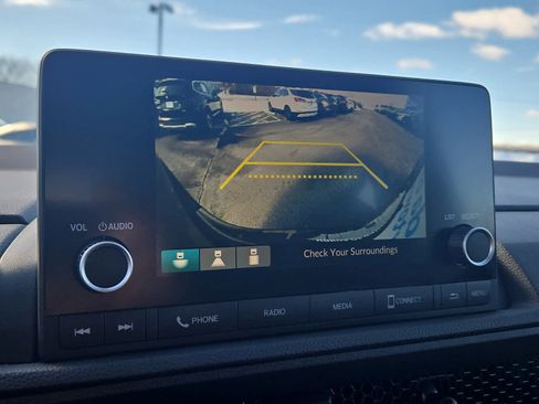 Used 2024 Honda CR-V LX image 19