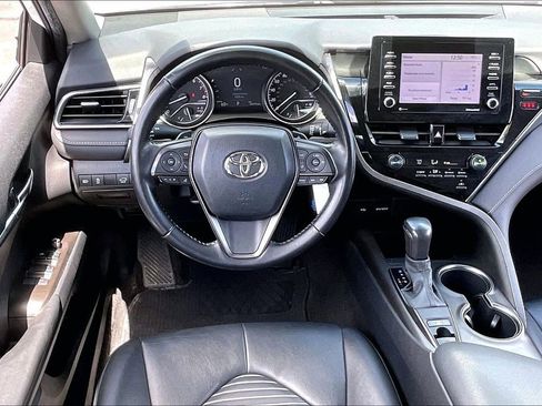 Used 2021 Toyota Camry SE AWD/4WD image 4
