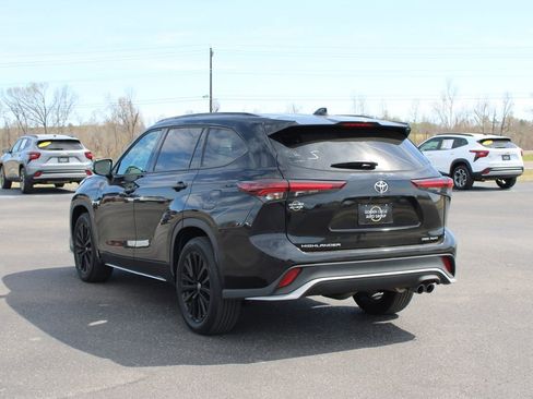 Used 2025 Toyota Highlander XSE image 7