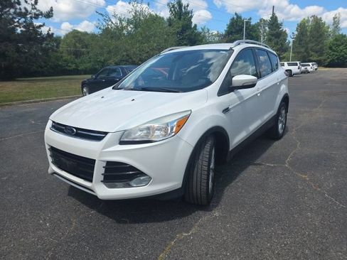 Used 2015 Ford Escape Titanium FWD image 3