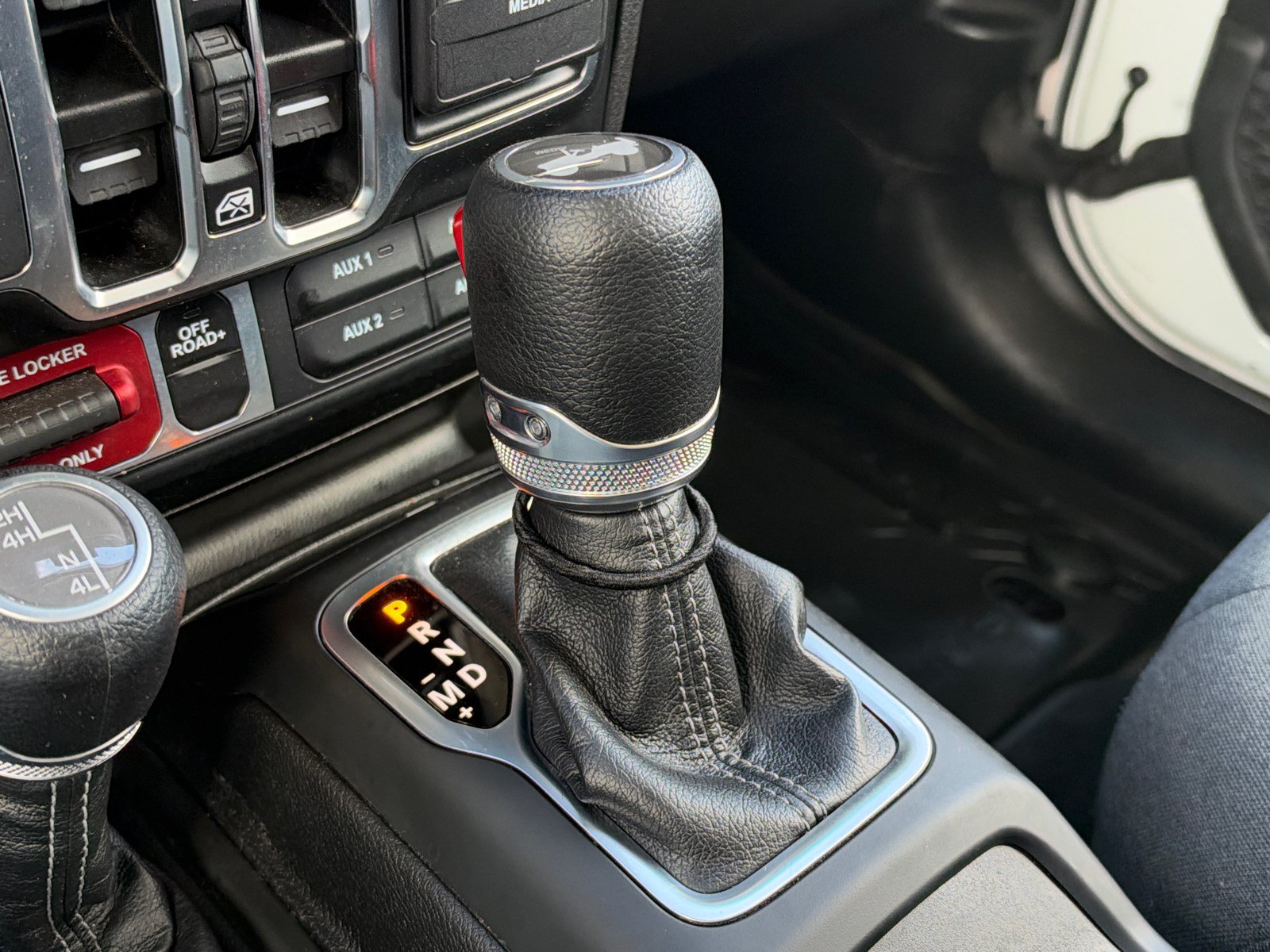 Used 2025 Jeep Wrangler Unlimited Sport AWD/4WD image 31