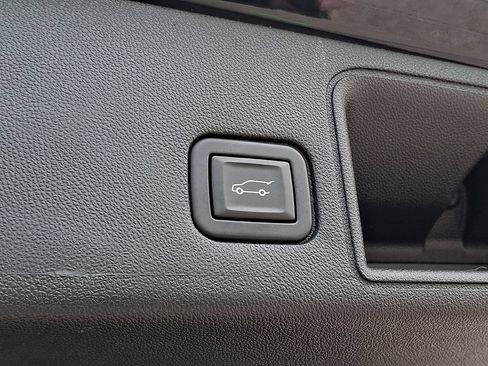 Certified 2023 GMC Terrain SLT w/ Elevation Edition AWD/4WD image 29