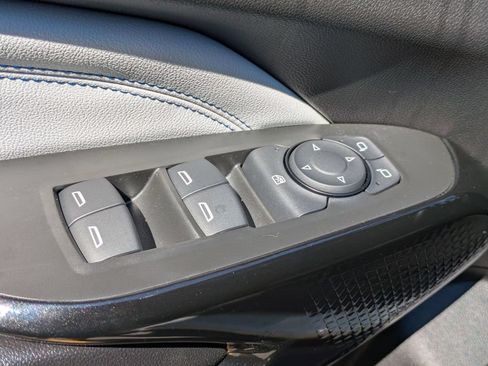 New 2026 Chevrolet Trax LT w/ Sunroof Package FWD image 9
