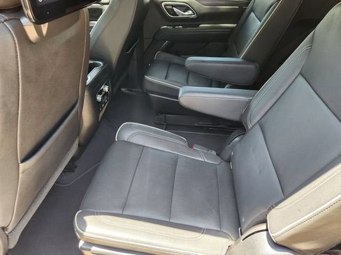 Used 2021 GMC Yukon SLT w/ SLT Premium Package RWD image 30