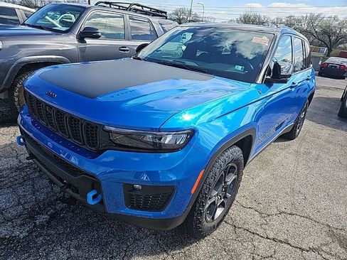 Used 2024 Jeep Grand Cherokee Trailhawk image 3