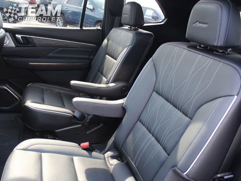 Certified 2025 Buick Enclave Avenir w/ Super Cruise Package image 23