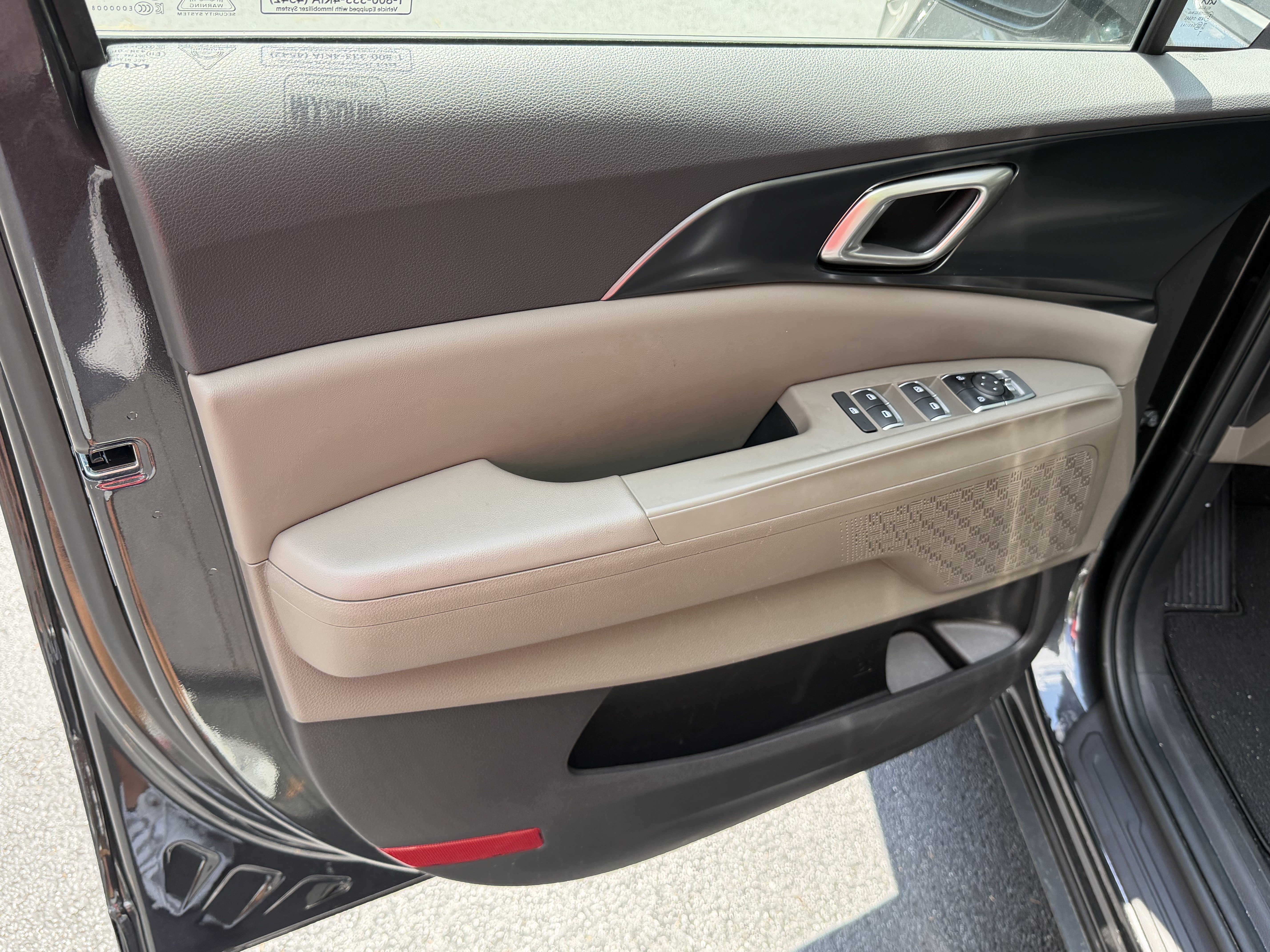 Certified 2026 Kia Carnival FWD image 10
