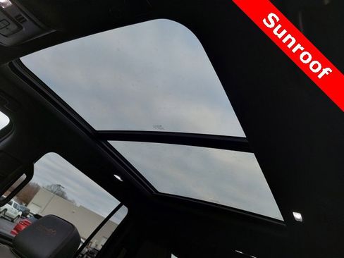 Used 2024 Chevrolet Suburban High Country image 11