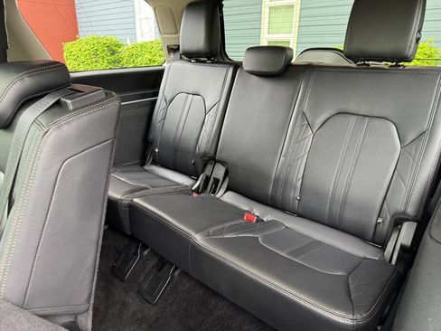 Used 2018 Ford Expedition Platinum AWD/4WD image 13