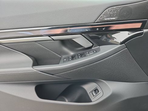 Used 2024 BMW 540i xDrive image 13