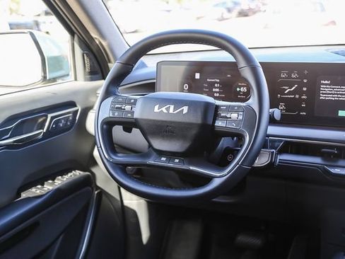 Used 2024 Kia EV9 Land AWD/4WD image 17