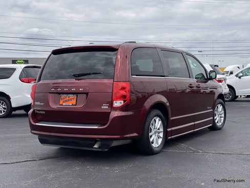 Used 2019 Dodge Grand Caravan SXT FWD image 6