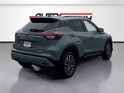 Used 2024 Nissan Kicks SR image 7