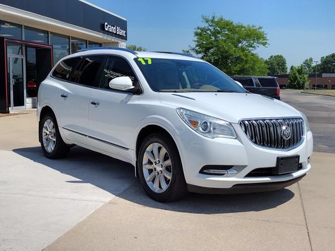 Used 2017 Buick Enclave Premium AWD/4WD image 3