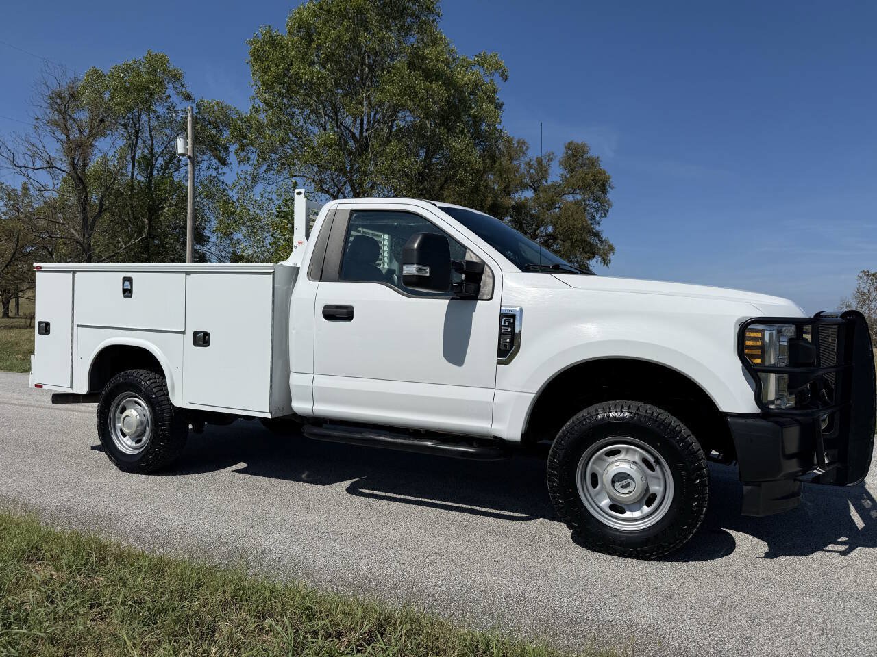 Used 2019 Ford F250 XL w/ Power Equipment Group AWD/4WD image 8