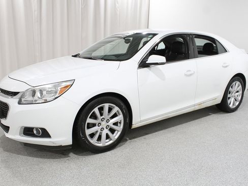 Used 2015 Chevrolet Malibu LT image 3