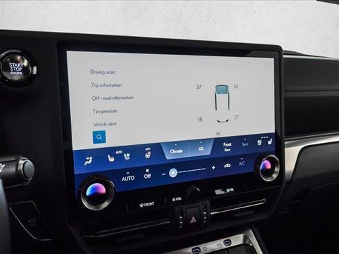 Used 2025 Lexus GX 550 w/ Accessory Package (2T) image 15