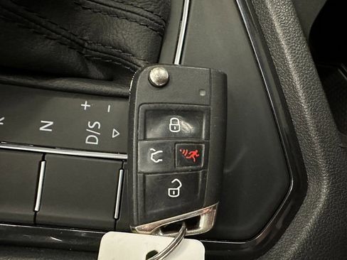 Used 2021 Volkswagen Tiguan S image 16