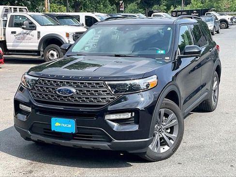 Used 2023 Ford Explorer XLT w/ Equipment Group 202A AWD/4WD image 3