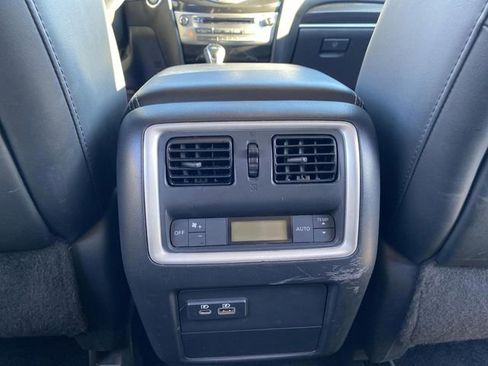 Used 2019 INFINITI QX60 Luxe w/ Essential Package image 33