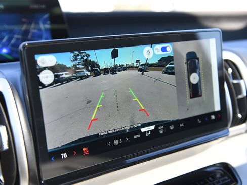 Used 2025 Ford Expedition Active image 22