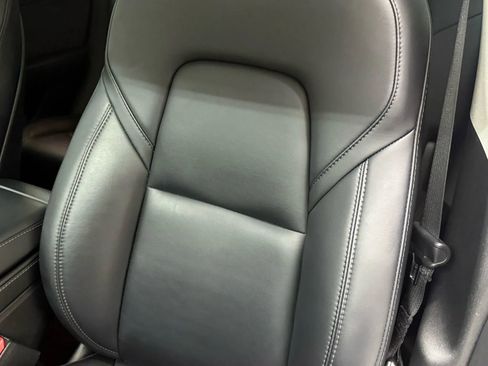 Used 2022 Tesla Model Y Long Range image 37