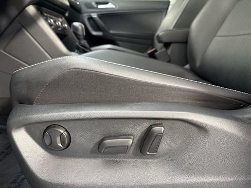 Used 2021 Volkswagen Tiguan SE AWD/4WD image 21
