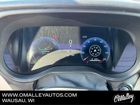 Used 2025 Toyota Sienna Platinum AWD/4WD image 15