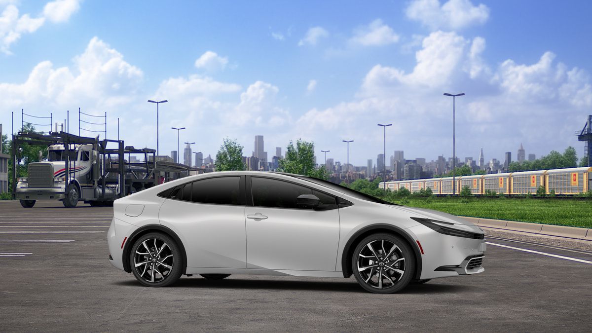 New 2027 Toyota Prius Plug-In Hybrid FWD image 15