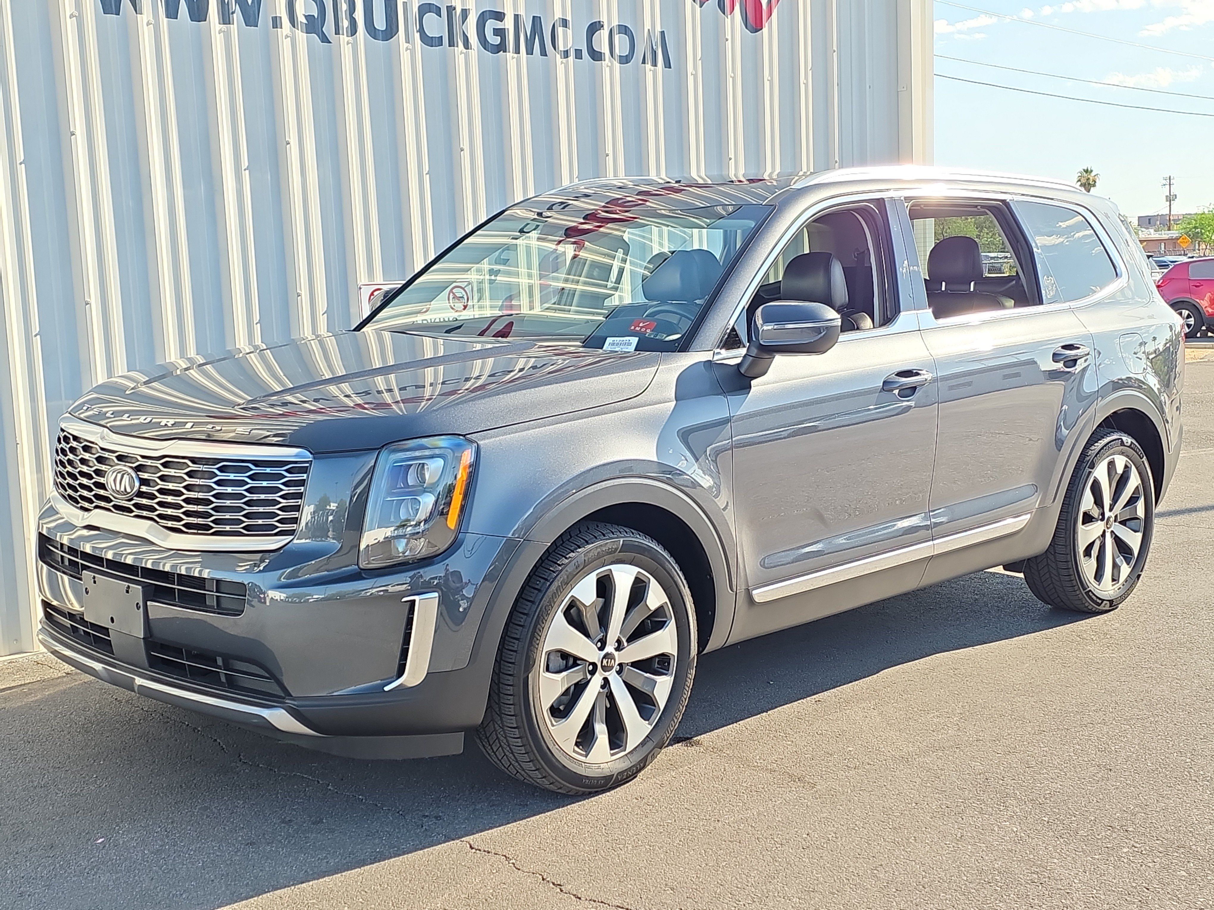 Used 2021 Kia Telluride EX w/ EX Premium Package FWD image 3