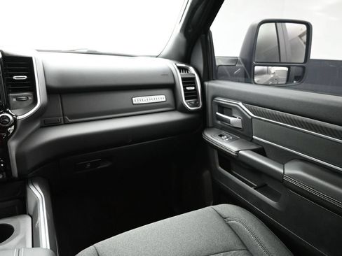 New 2026 RAM 2500 Big Horn AWD/4WD image 7