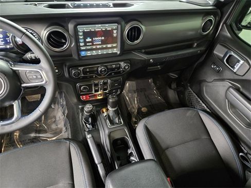 Used 2023 Jeep Wrangler Unlimited Rubicon 4xe image 17