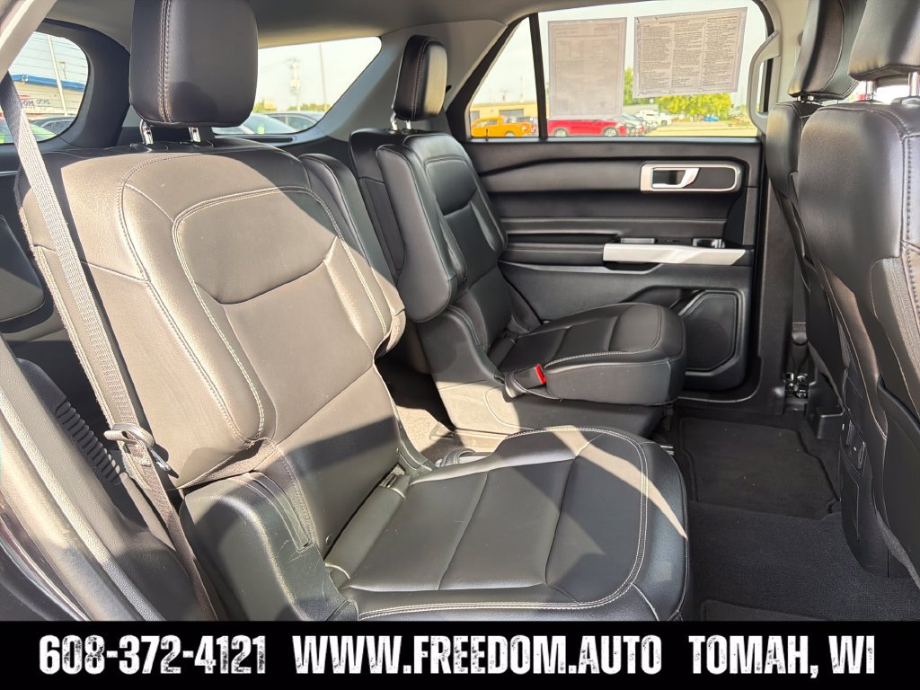 Used 2024 Ford Explorer XLT w/ Equipment Group 202A AWD/4WD image 35
