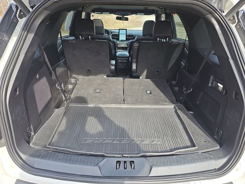 Used 2020 Ford Explorer ST w/ Premium Technology Package image 8