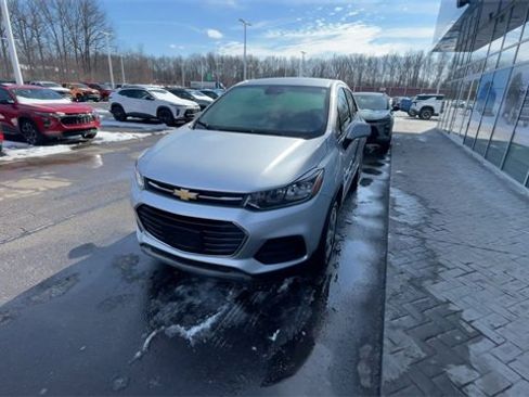 Used 2018 Chevrolet Trax LS image 3