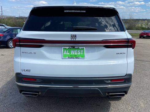 Used 2025 Buick Enclave Preferred FWD image 6
