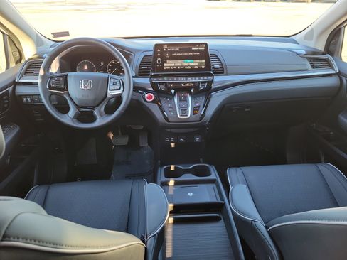 Used 2025 Honda Odyssey Elite image 19