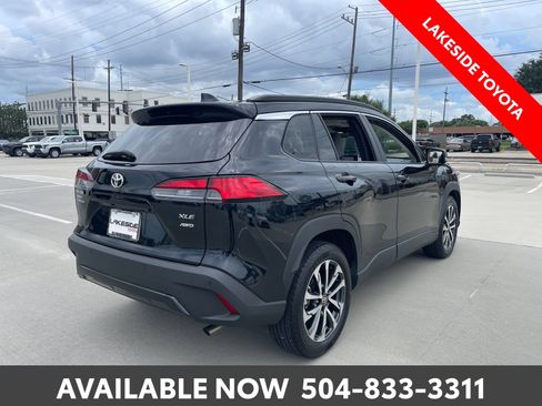 Used 2023 Toyota Corolla Cross XLE w/ Convenience Package AWD/4WD image 5